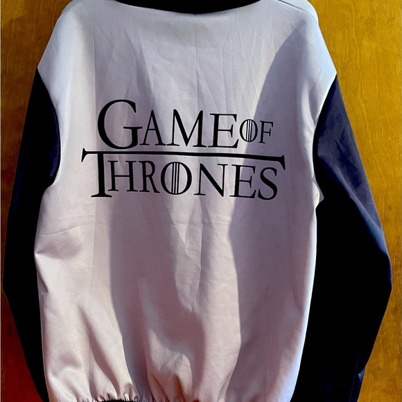 ❤️EXCELLENT CONDITION❤️Game of Thrones❤️🌺 zip up size large🌺lightweight - Picture 2 of 4